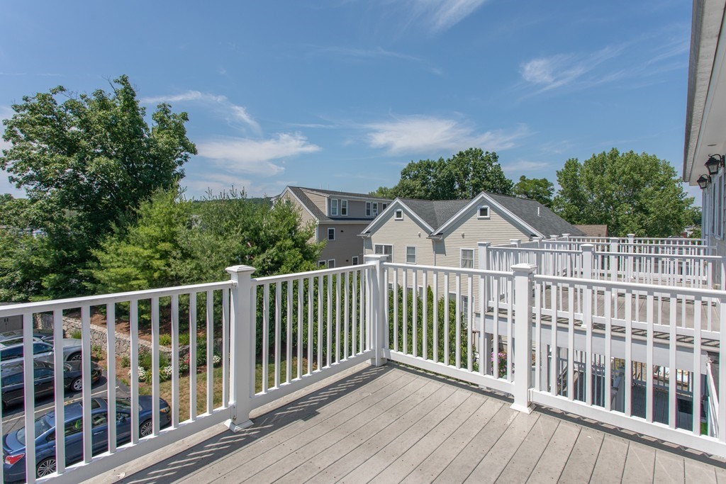 383 Hyde Park Ave, Jamaica Plain