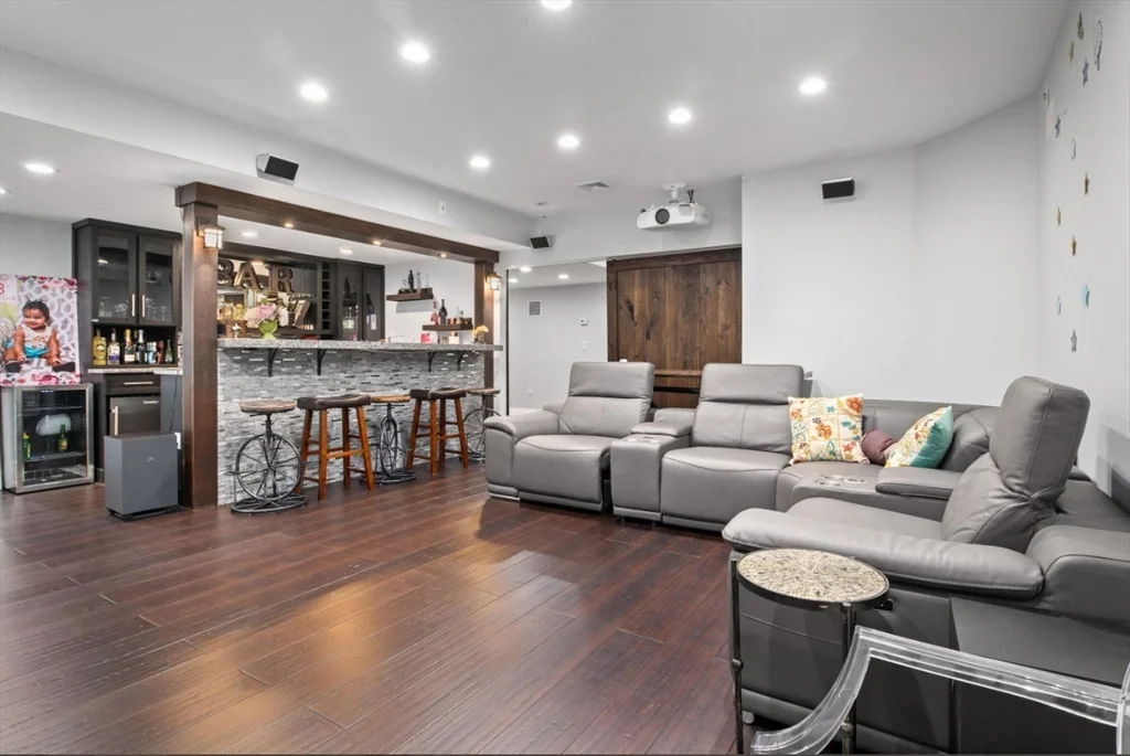 77 Hound Pack Cir, Walpole