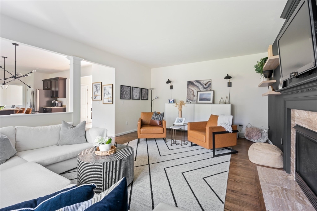 86 Pioneer Trail, Plymouth