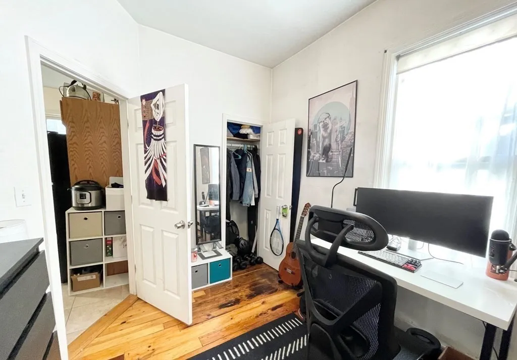 52 Delle Ave, Mission Hill