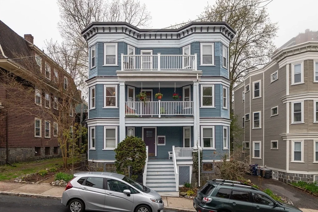 12 Parkton Rd, Jamaica Plain