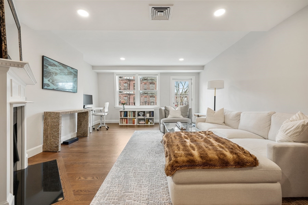 403 Marlborough St, Back Bay