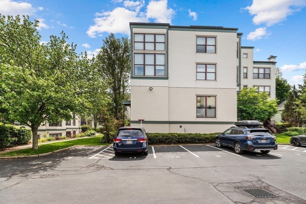 87 Brookside Ave, Jamaica Plain