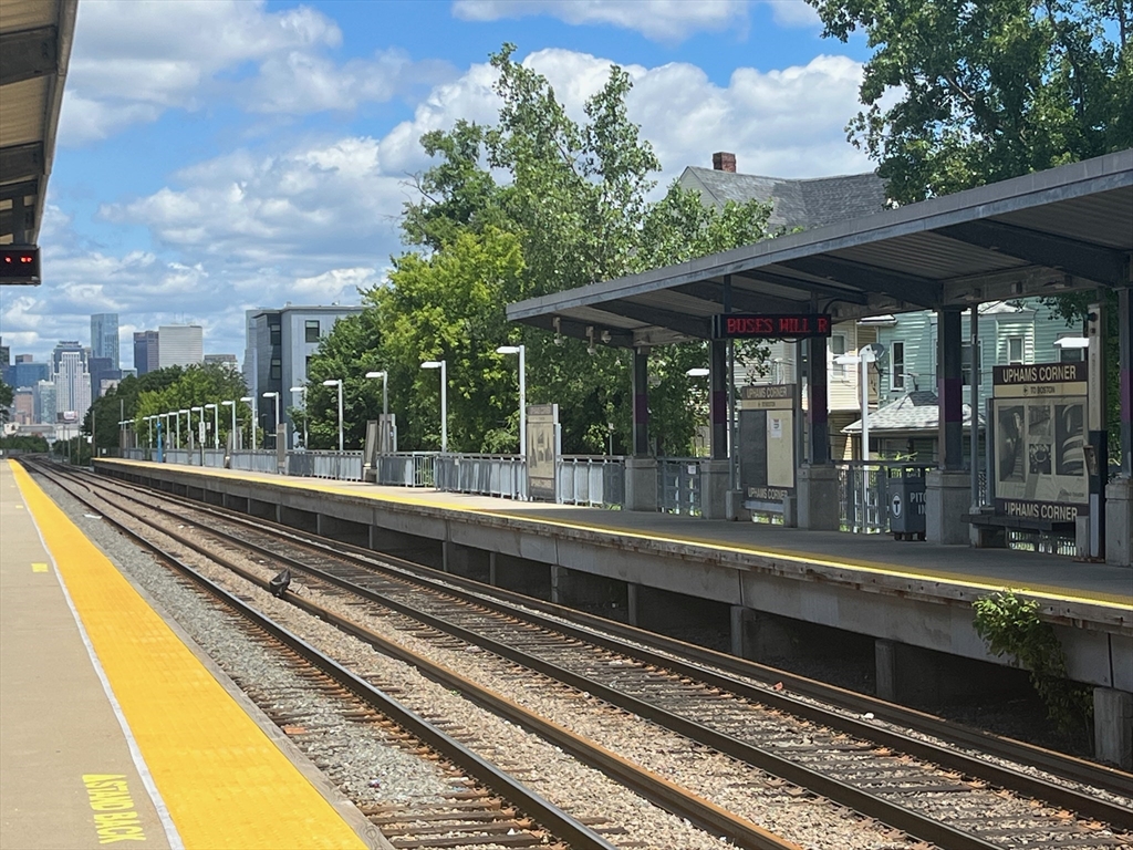 2 Woodville Park, Roxbury