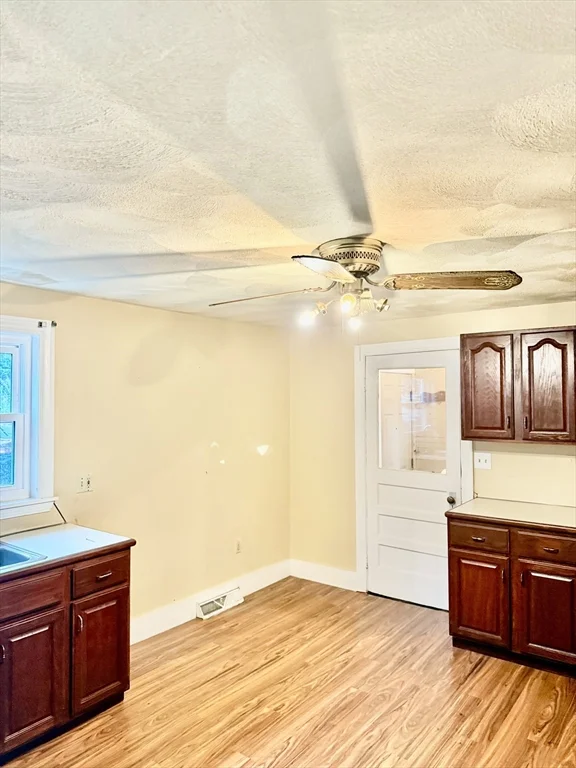 78 Summer St, Everett