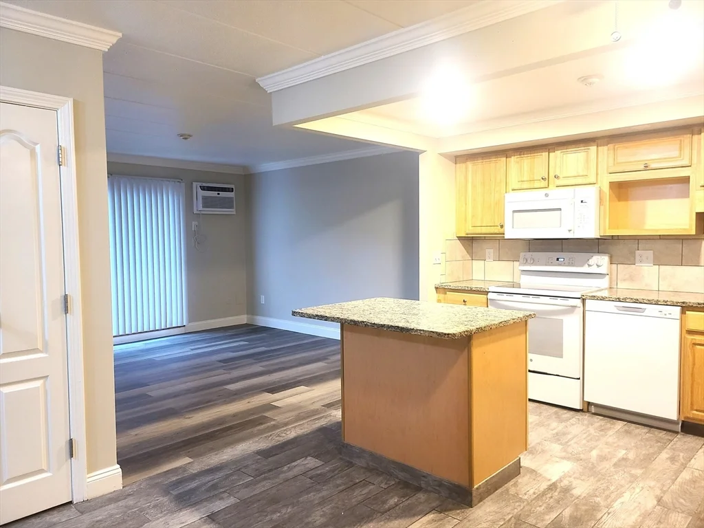 576 Washington St, Weymouth