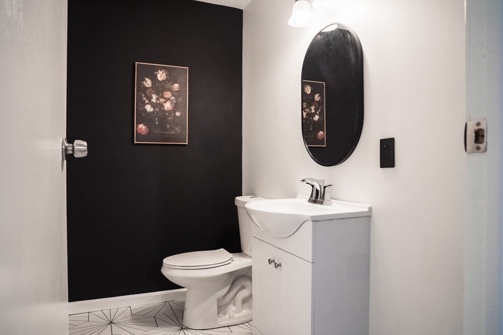 82 Mclellan St, Dorchester