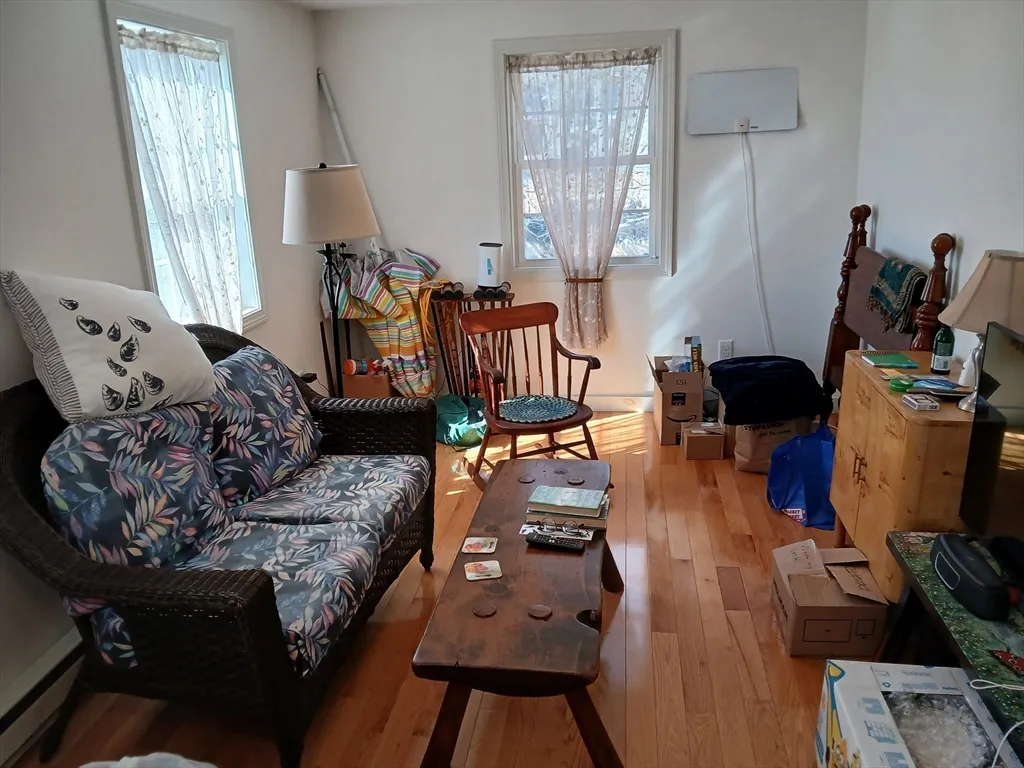80 Thatcher Rd, Long Beach