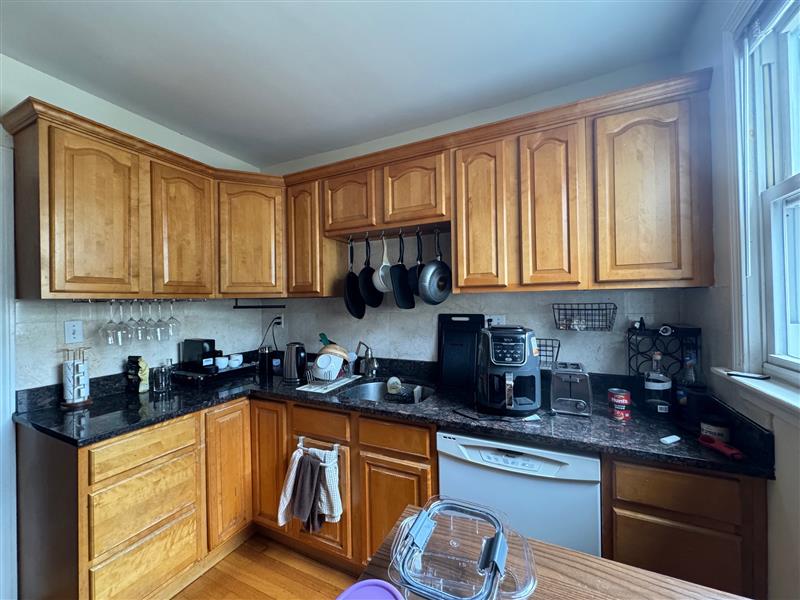 35 Magnus Ave, Ward Two