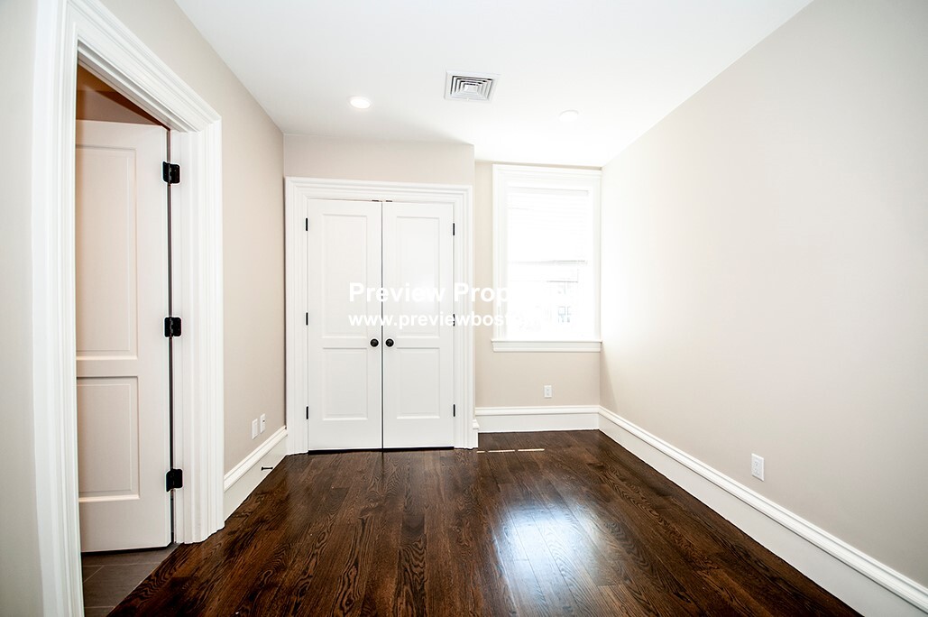 11 Alton Pl, Coolidge Corner