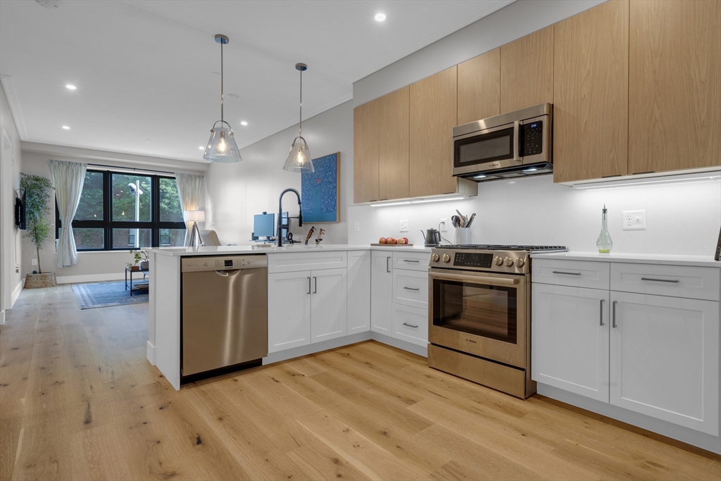 70 Leo Birmingham Pkwa, Brighton