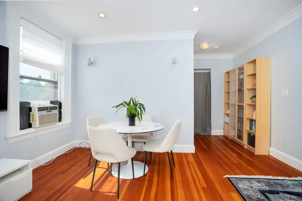 1064 Beacon St, Longwood