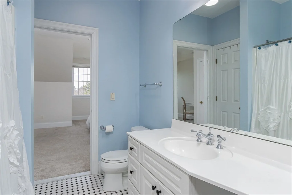 63 Skyfields Dr, Groton