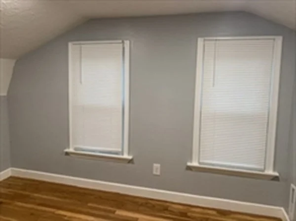 28 Paomet Rd, Weymouth