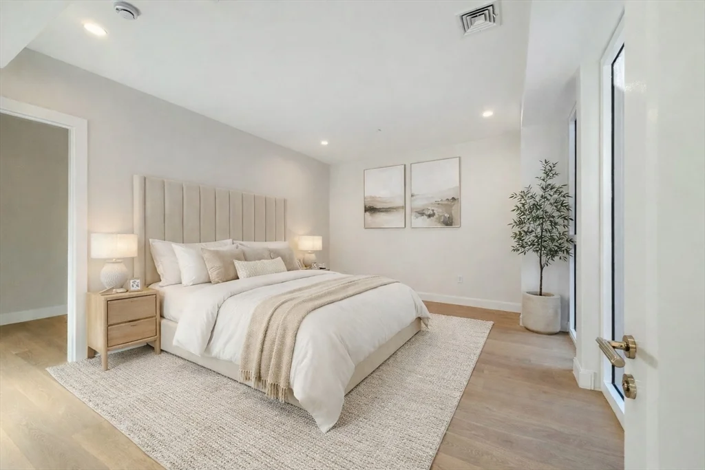 146 Worcester St, South End