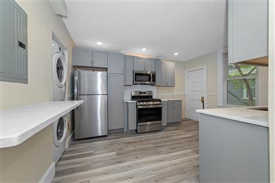 40 Brackett St, Oak Square