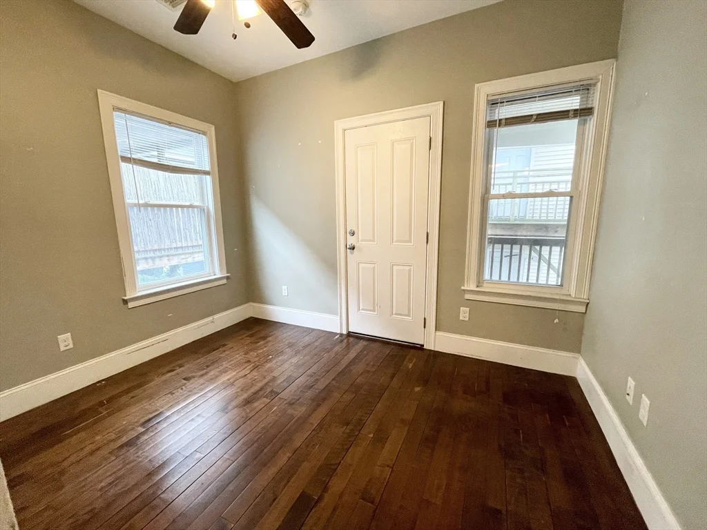 178 Hillside St, Mission Hill