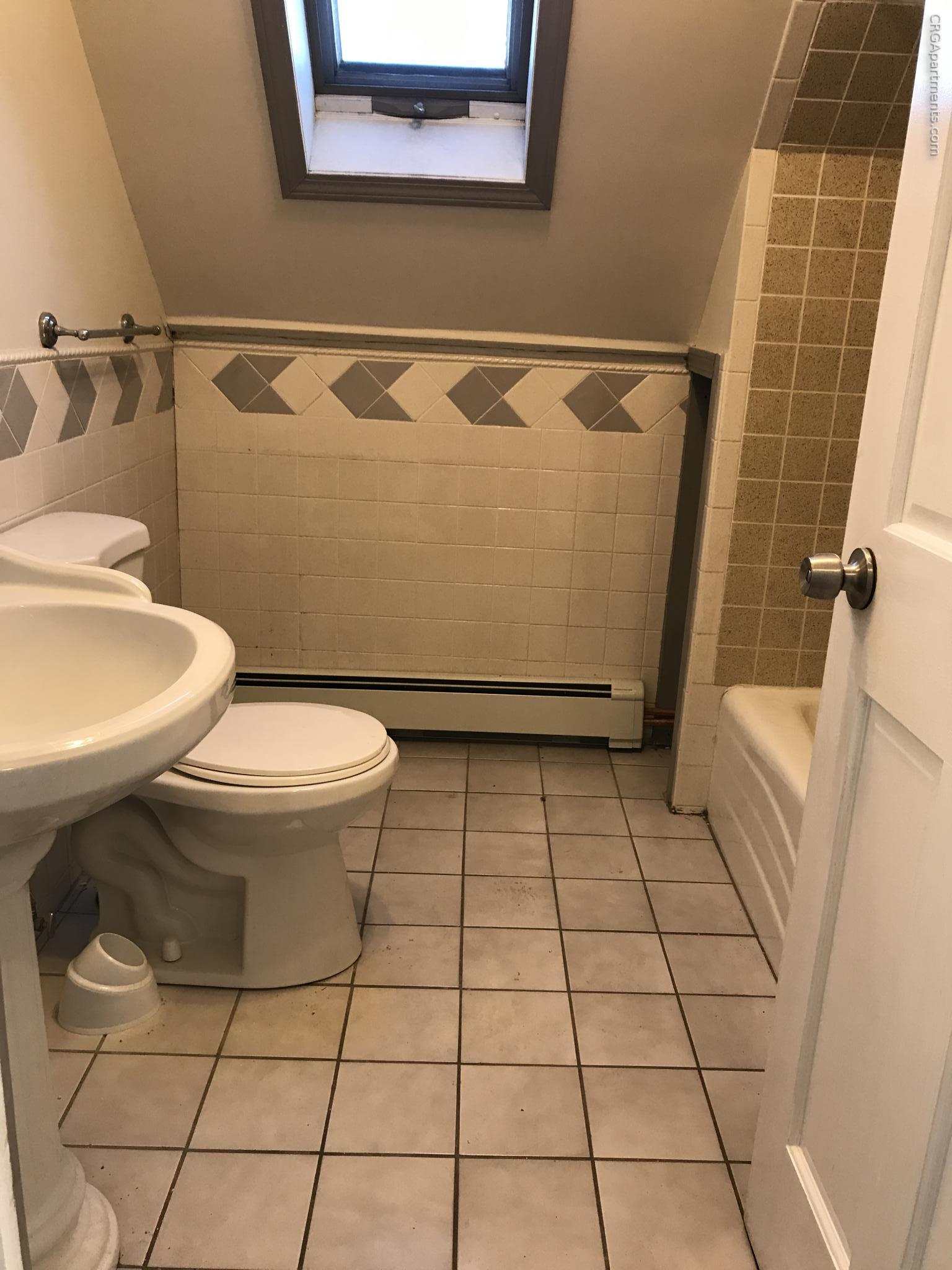 569 Main St, South Medford