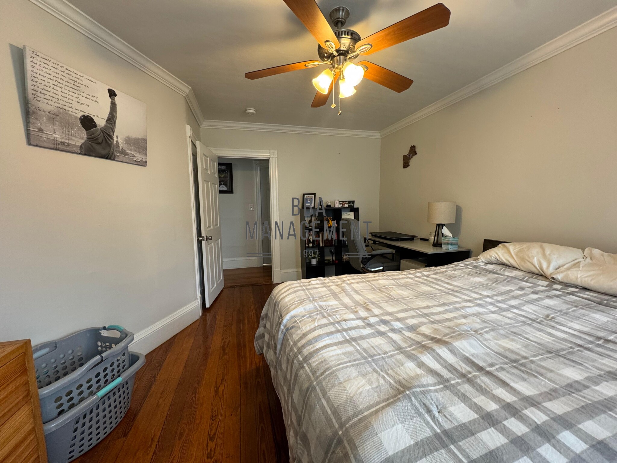 16 Montfern Ave, Oak Square