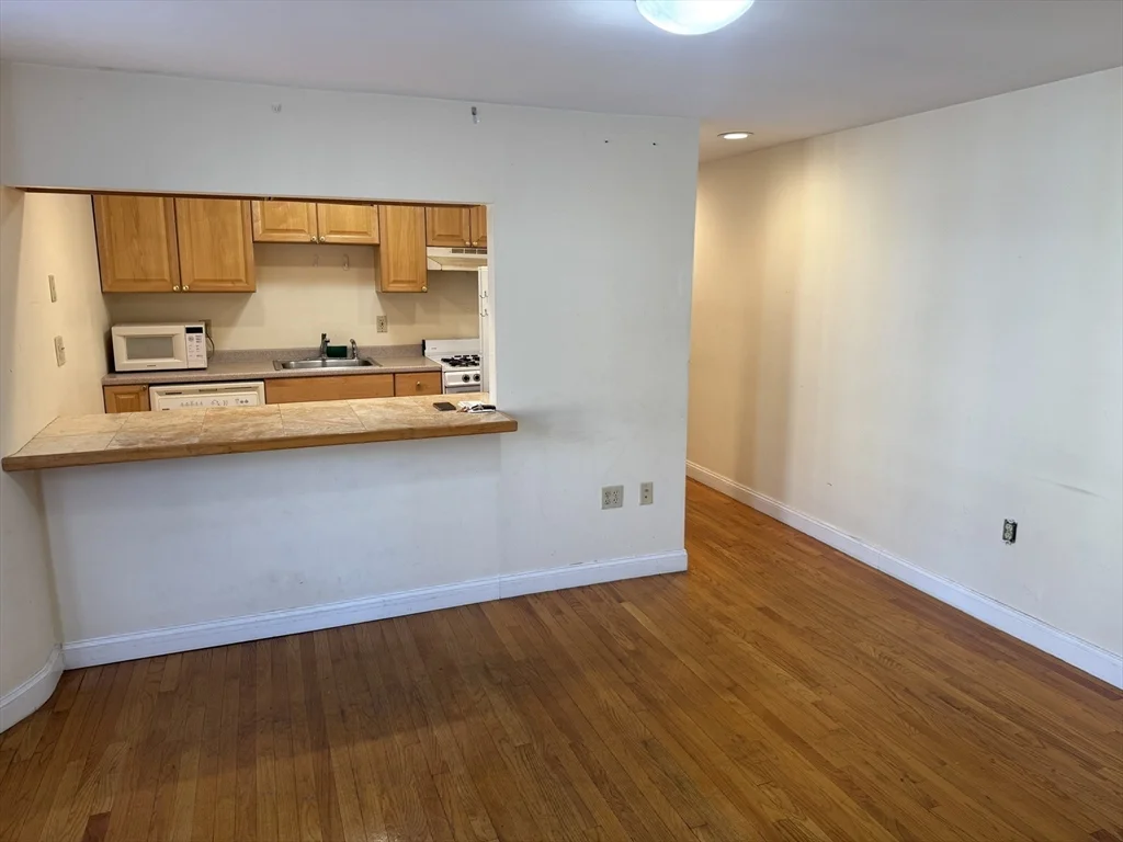 114 Magazine St, Cambridgeport