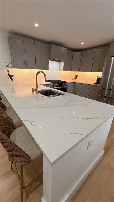 6 Pratt Ave, Beverly