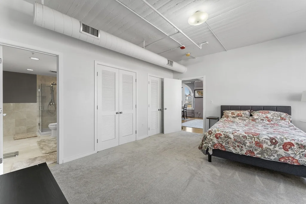 210 South, Leather District