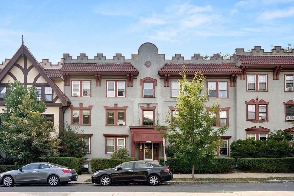 1736 Commonwealth Ave, Brighton