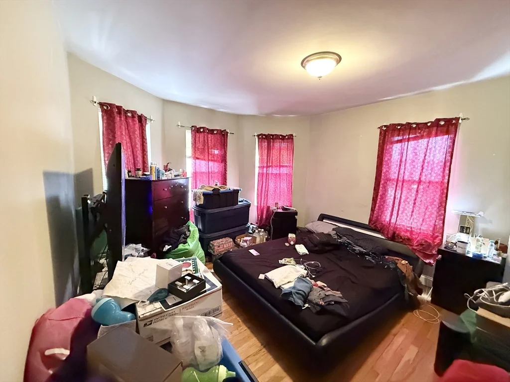 4043 Washington St, Jamaica Plain