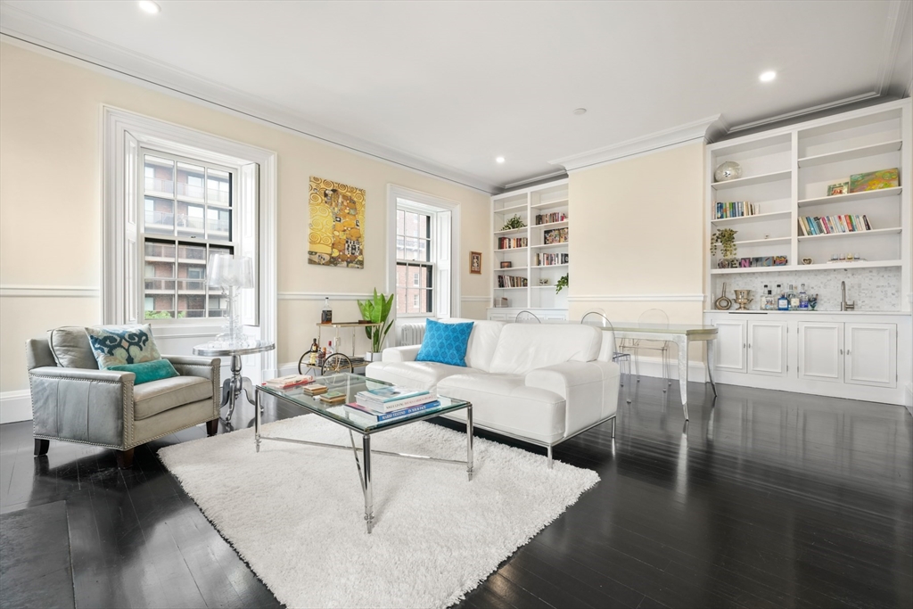 285 Clarendon St, Back Bay