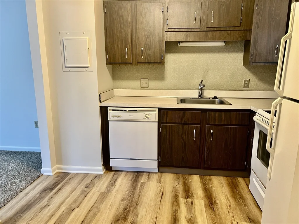 1004 Paradise Rd, Swampscott