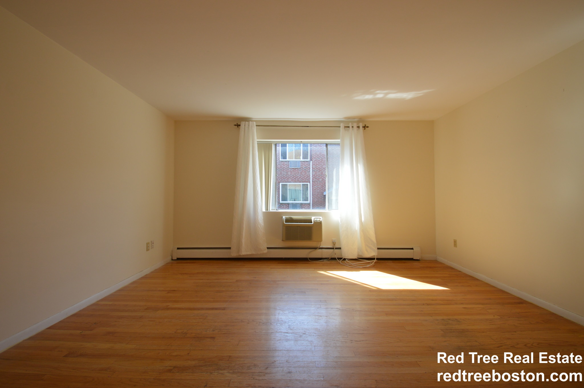 54 Bryon Rd, Chestnut Hill