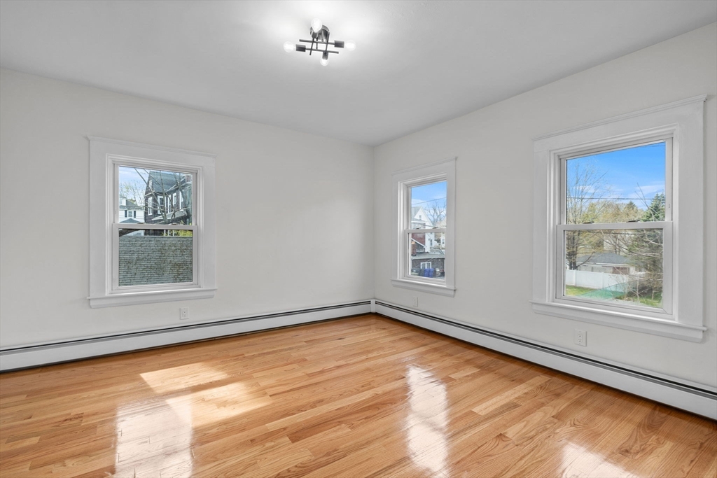 5 Fells Ave, Milford