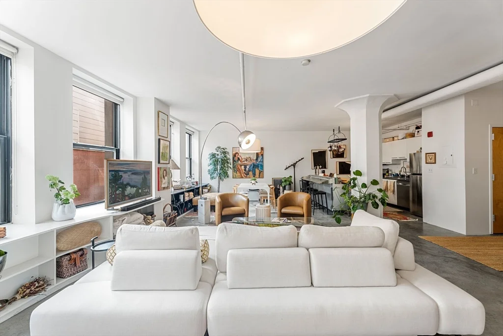 453 Washington St, Midtown