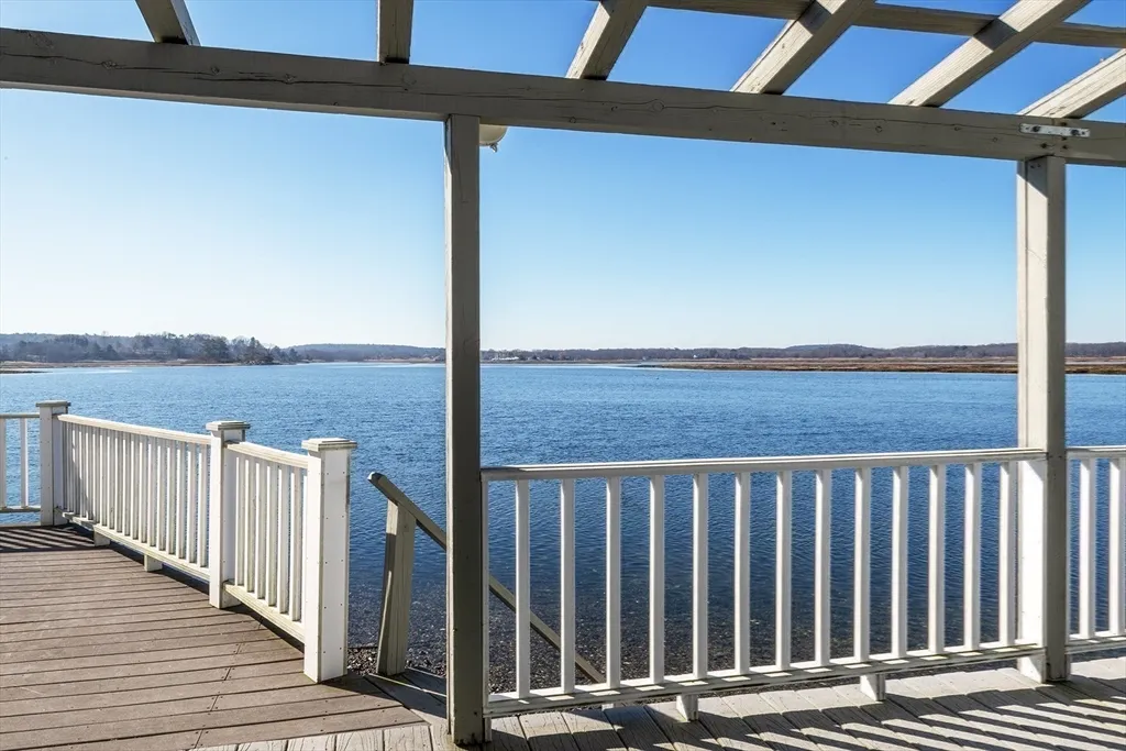 33 Eagle Hill Rd, Great Neck