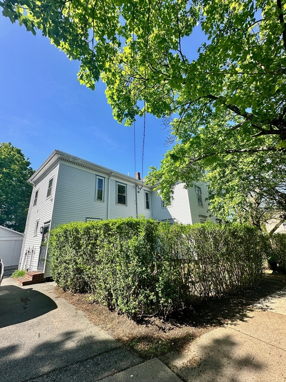 984 Chestnut St, Newton Upper Falls