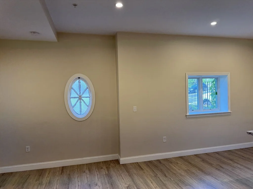 275 Broadway, Methuen