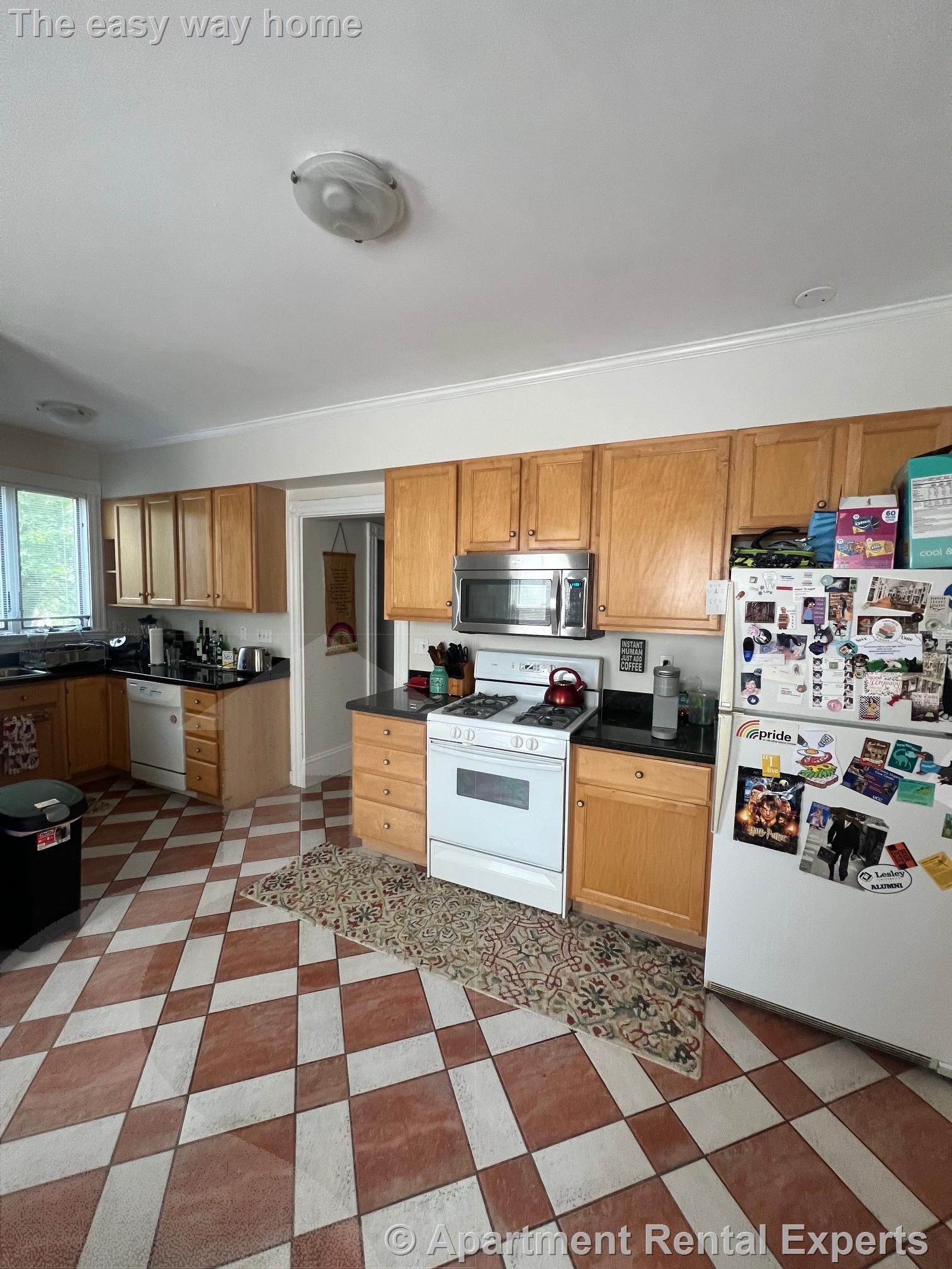 82 Holland St, Davis Square