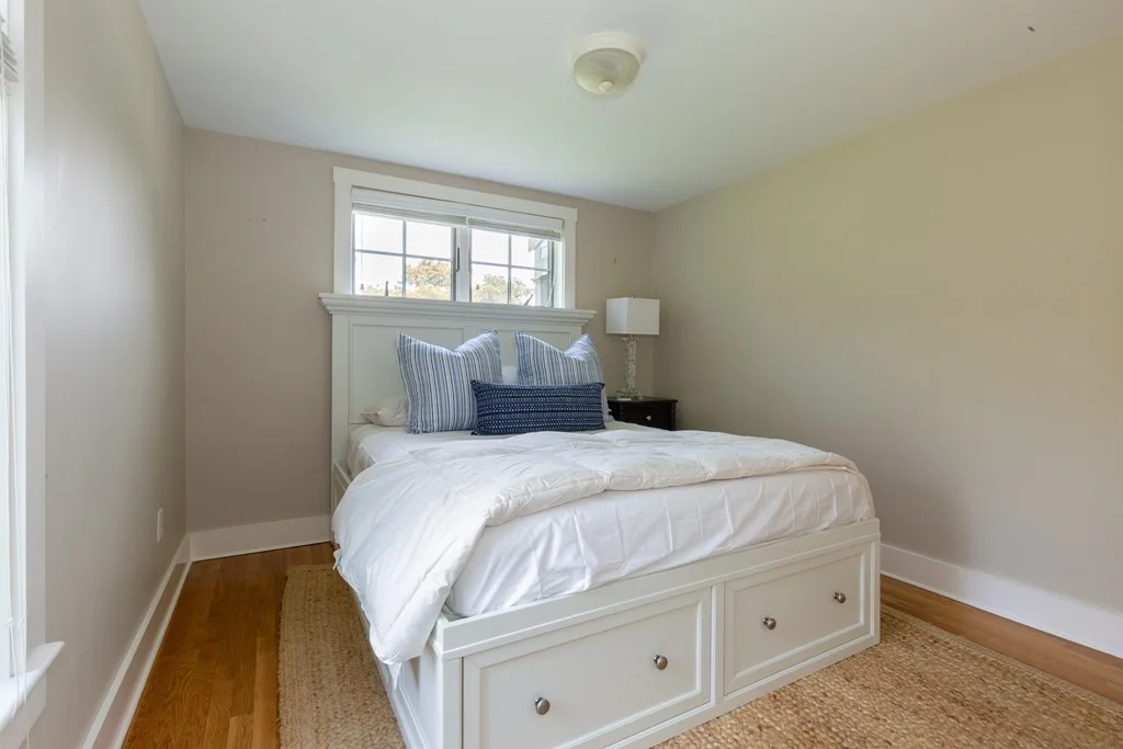 12 Pond View Dr, Nantucket