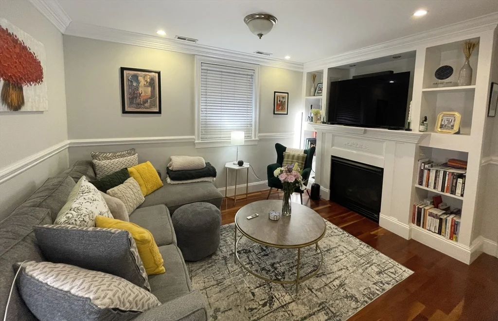 10 Mitchell St, South Boston