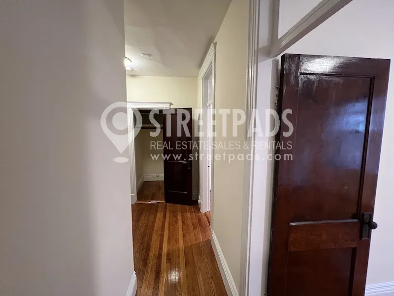 27 Park Dr, Fenway