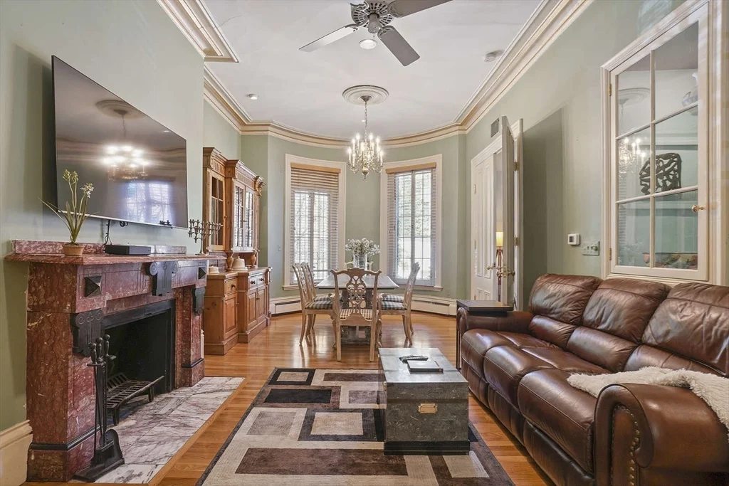 319 Marlborough St, Back Bay