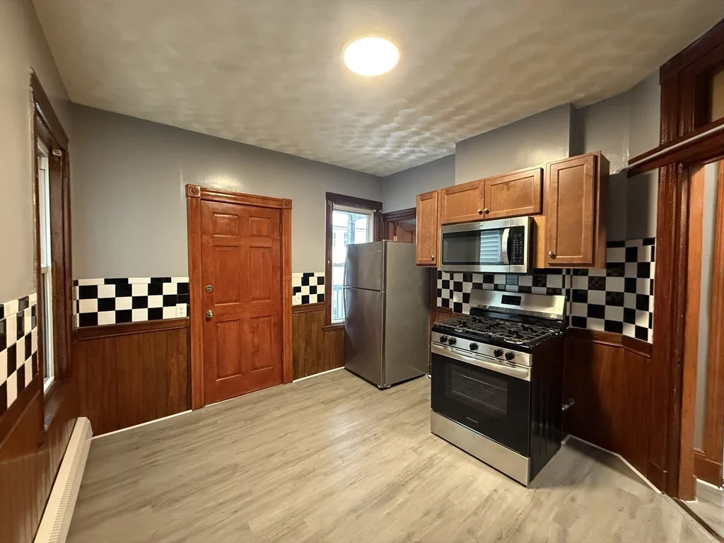 2A Marshfield St, Roxbury