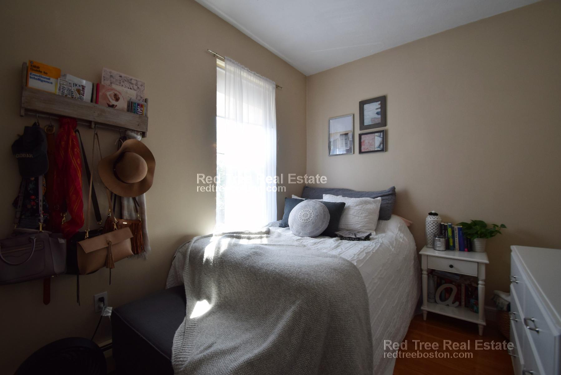 20 Ashley St, Jamaica Plain