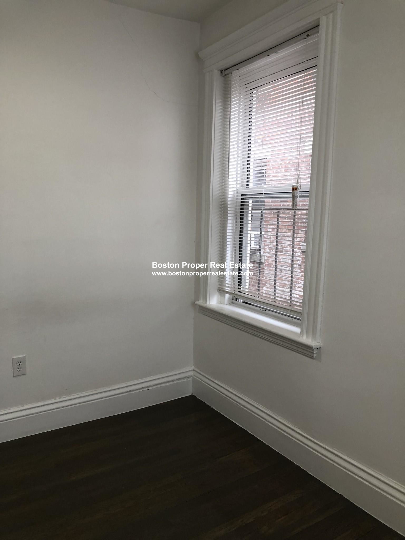 106 Queensberry St, Fenway