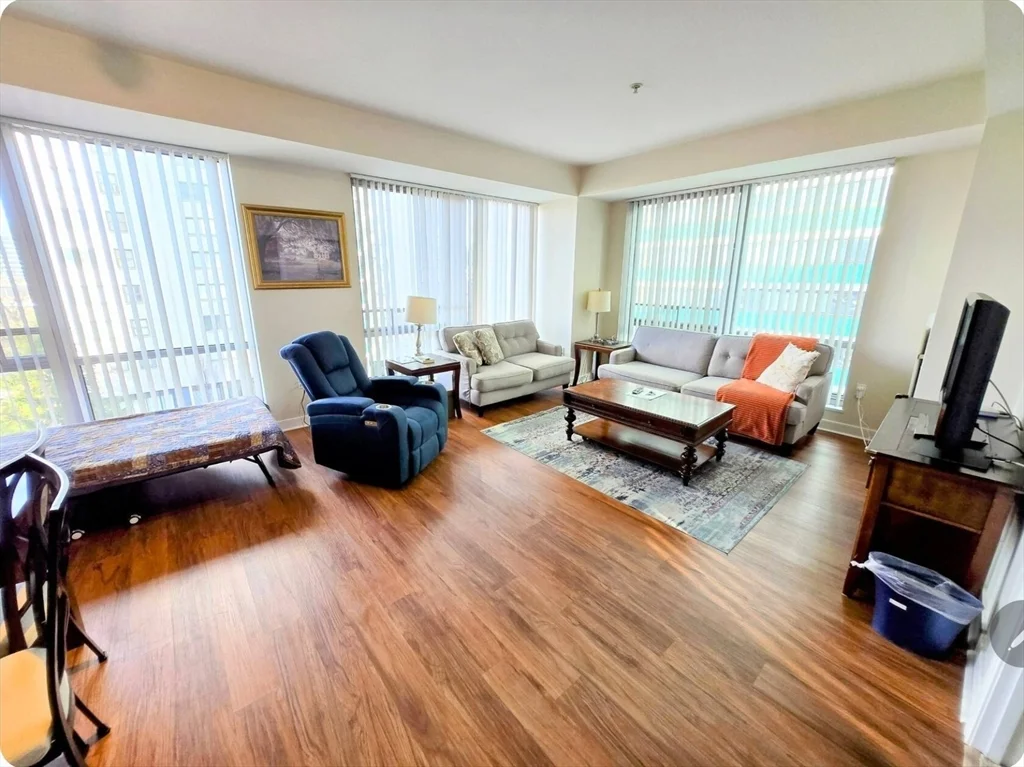 175 Blossom St, West End
