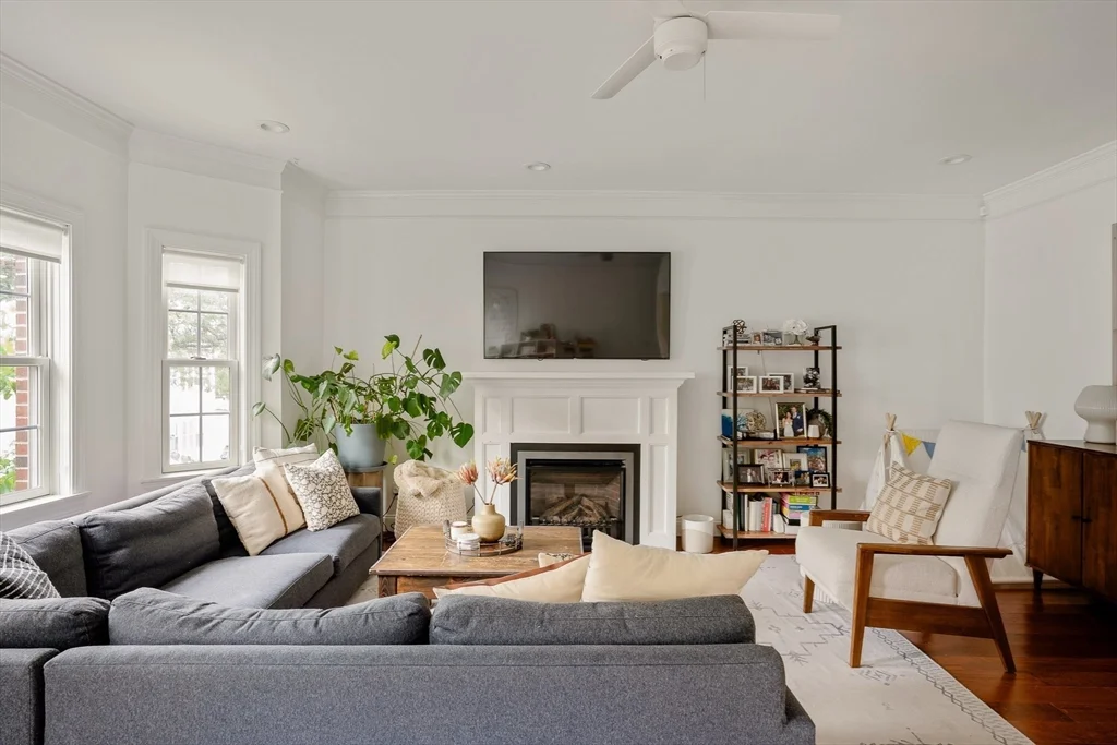 39 Cottage St, East Boston