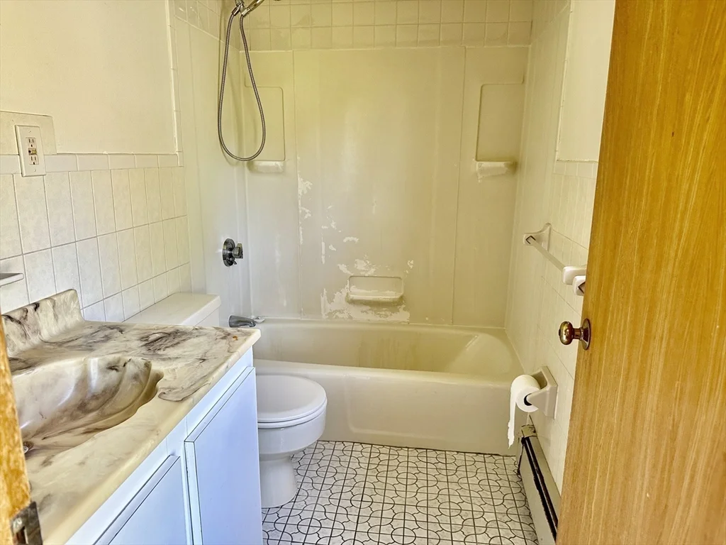 230 Summer St, Watertown