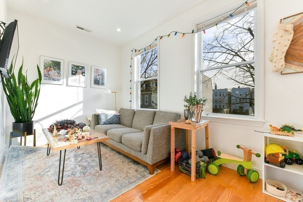 236 Havre St, East Boston