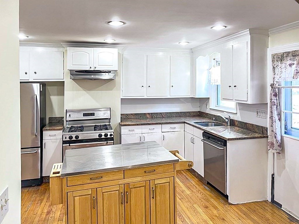 244 Everett St, East Boston