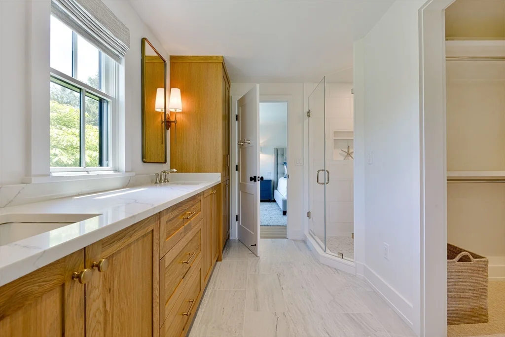 8 Burnt Swamp Ln, Nantucket